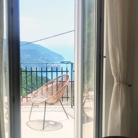 Salvia Cinque Terre アパート ローマ